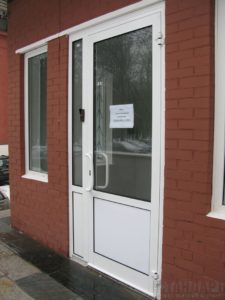 Алюминиевая дверь 1300×2000 мм.
